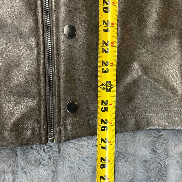 ZARA Men's Faux Leather Oversize Short Sleeve Zip Shirt Jacket Size Medium - Picture 7 of 7